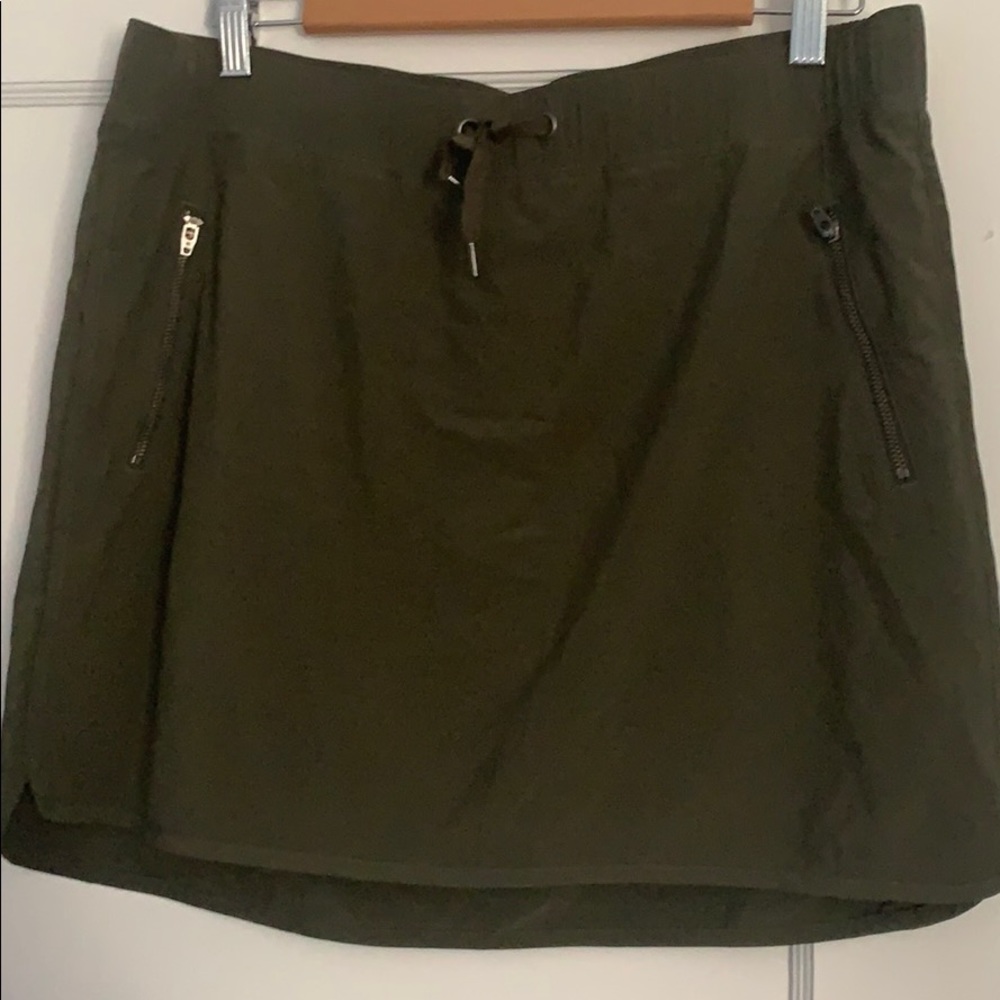 Athleta stretch in skort size L euc